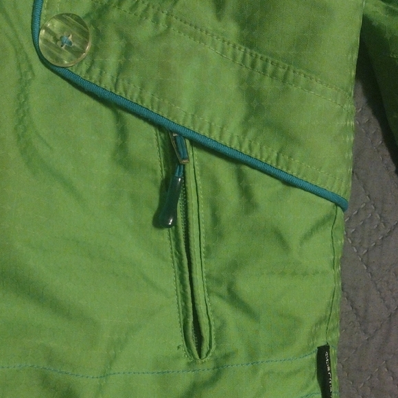 Obermeyer Kids Lime Green Raincoat With Blue Lining And Many Pocket And Features - Picture 5 of 14